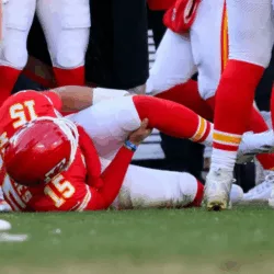 Patrick Mahomes’ Season Comes to a Sudden Halt After Devastating Knee Injury